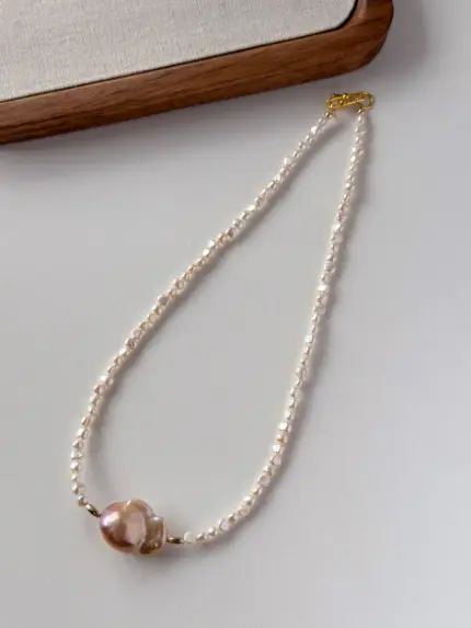 Naszyjnik z pereł z perłą barokową